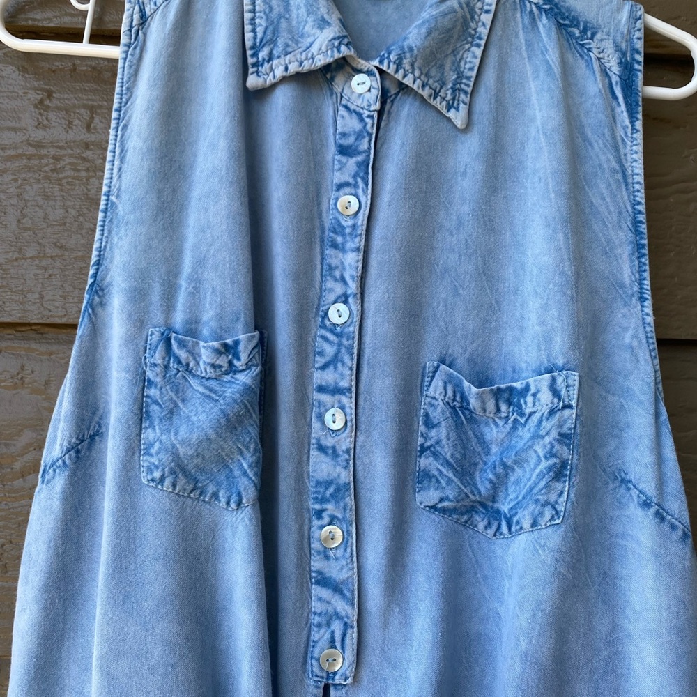 Tramp Button Front Dawn Tie-Front Sleeveless Wome… - image 3